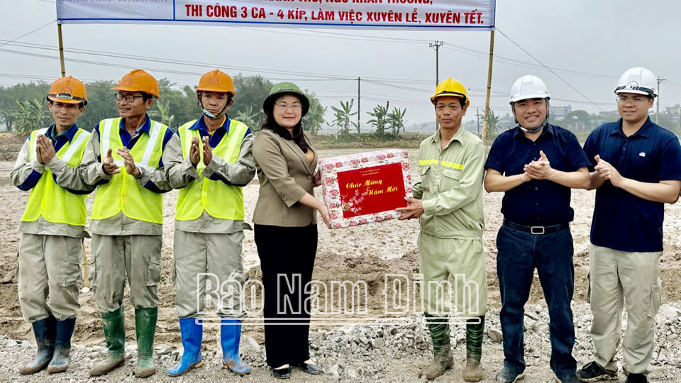 Đồng chí Phó Chủ tịch UBND tỉnh kiểm tra công tác giải phóng mặt bằng Dự án xây dựng tuyến đường cao tốc Ninh Bình - Hải Phòng đoạn qua tỉnh Nam Định và Thái Bình