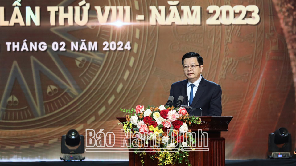 Đồng chí Mai Văn Chính, Ủy viên Trung ương Đảng, Phó Trưởng ban Thường trực Ban Tổ chức Trung ương phát động Giải báo chí toàn quốc về xây dựng Đảng lần thứ IX – năm 2024.