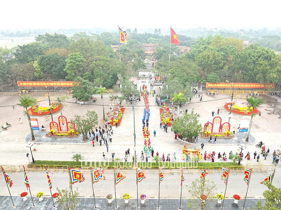 Toàn cảnh không gian lễ hội Khai ấn Đền Trần Xuân Giáp Thìn năm 2024.
