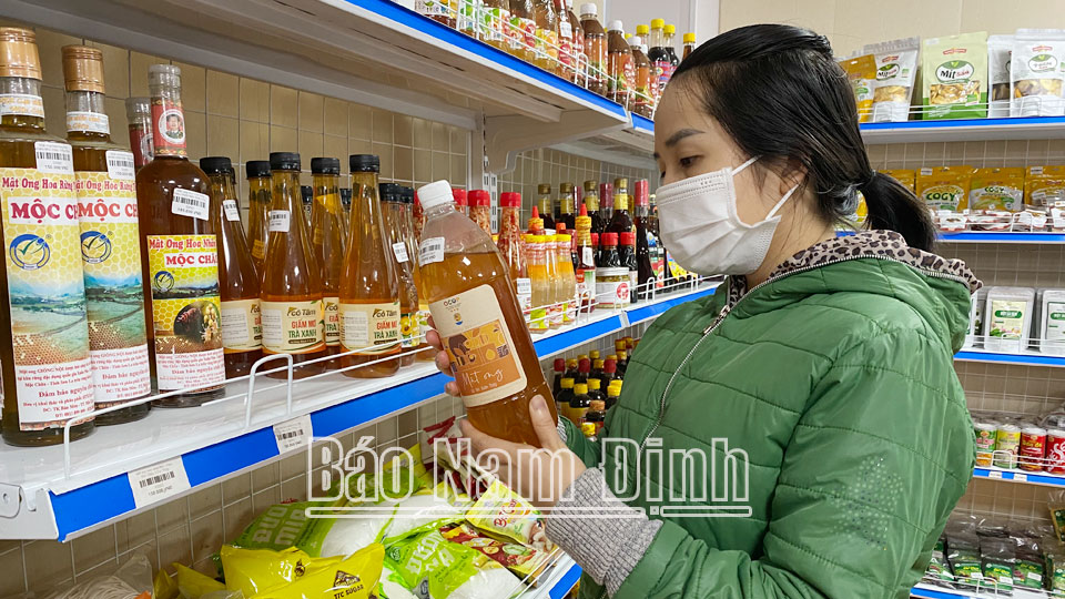 Sản phẩm mật ong sú vẹt của Vườn quốc gia Xuân Thủy có mặt tại nhiều cửa hàng kinh doanh nông sản, thực phẩm sạch trên địa bàn thành phố Nam Định và tỉnh ngoài.