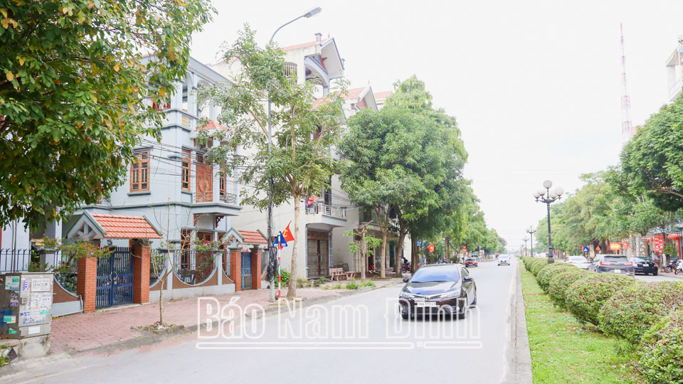 Tuyến đường Nguyễn Công Trứ thuộc địa bàn phường Lộc Vượng luôn đảm bảo các tiêu chí sáng - xanh - sạch - đẹp.