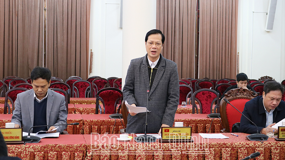 Đồng chí Nguyễn Anh Tuấn, Ủy viên Ban TVTU, Bí thư Thành ủy Nam Định phát biểu tại hội nghị.