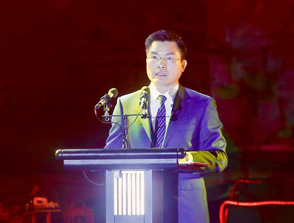 Chủ tịch UBND quận Đống Đa Lê Tuấn Định trình bày diễn văn tại lễ kỷ niệm.