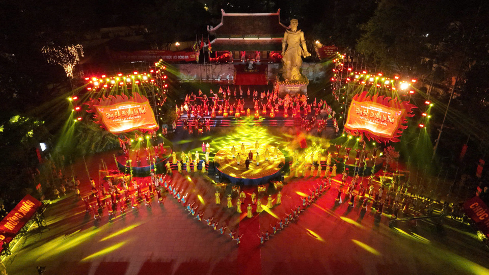 Toàn cảnh Lễ hội kỷ niệm 236 năm Chiến thắng Ngọc Hồi - Đống Đa (1789 - 2025) nhìn từ trên cao.