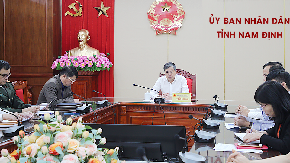 Đồng chí Trần Lê Đoài, TUV, Phó Chủ tịch UBND tỉnh và các đại biểu tham dự hội nghị tại điểm cầu tỉnh Nam Định.