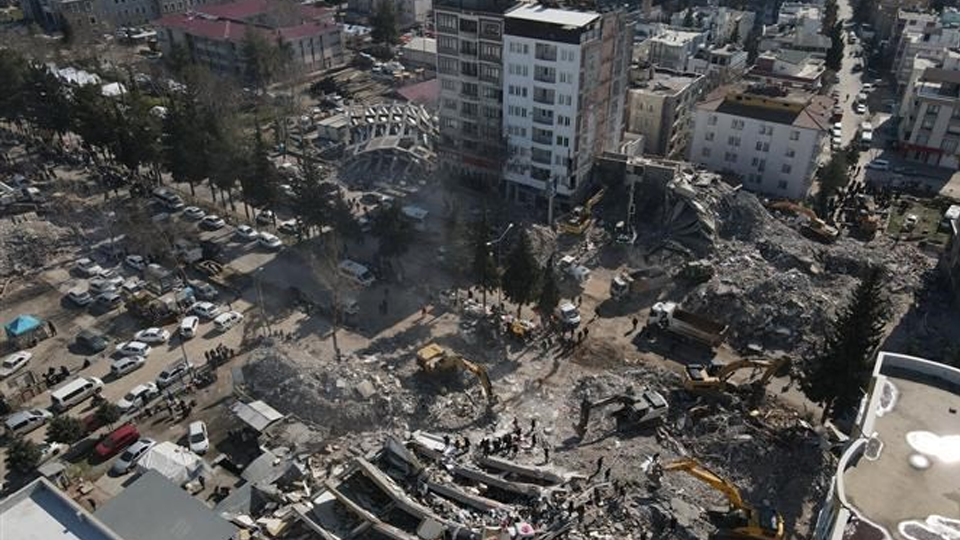 Cảnh đổ nát sau trận động đất tại Adiyaman, Thổ Nhĩ Kỳ, ngày 23/2/2023. (Ảnh: THX/TTXVN)
