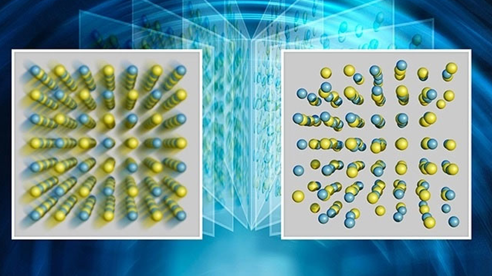 Hình minh họa cho thấy cấu trúc nguyên tử của GeTE ở tốc độ màn trập chậm hơn (trái) và nhanh hơn (phải). (Ảnh: Science Alert)

