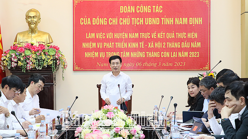 Đồng chí Phạm Đình Nghị, Phó Bí thư Tỉnh ủy, Chủ tịch UBND tỉnh phát biểu kết luận tại buổi làm việc.