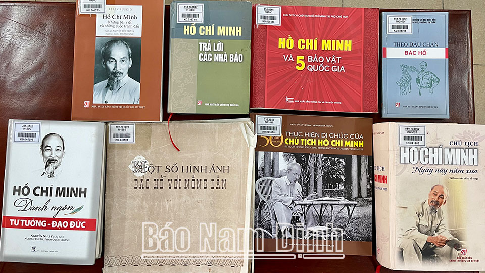 Các sách viết về cuộc đời và sự nghiệp của Chủ tịch Hồ Chí Minh được nhiều độc giả tìm đọc tham khảo cho Cuộc thi viết chủ đề “Bác Hồ với Nam Định - Nam Định với Bác Hồ”.