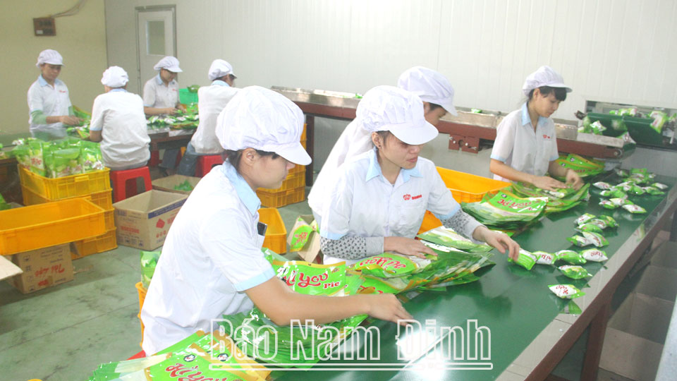 Sản phẩm bánh kẹo của Công ty TNHH Thương mại Hòa Bình (thành phố Nam Định).
