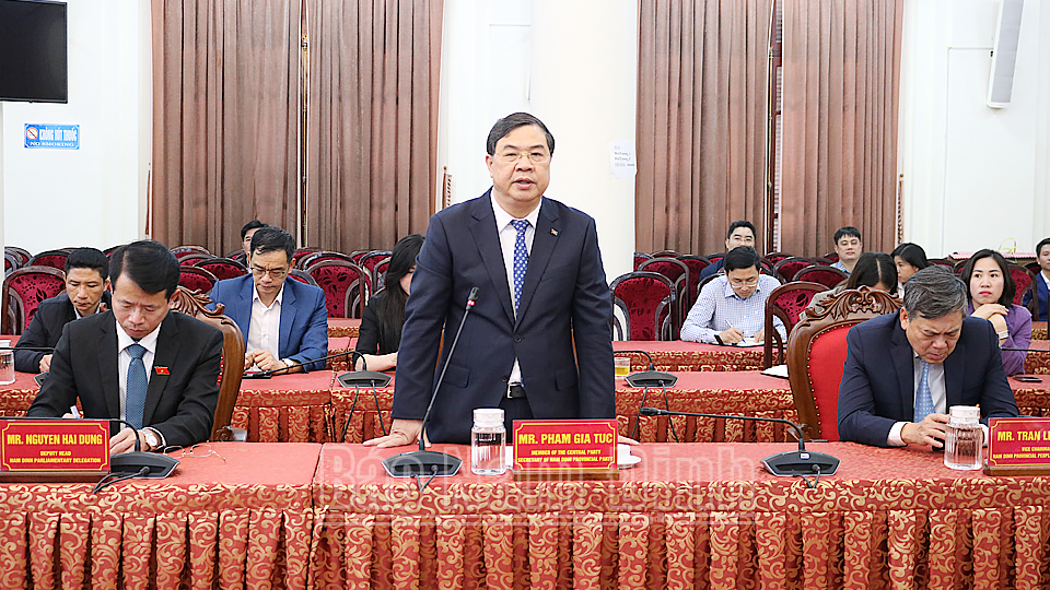 Đồng chí Phạm Gia Túc, Ủy viên BCH Trung ương Đảng, Bí thư Tỉnh ủy phát biểu tại buổi tiếp đón với Đoàn công tác Nhóm Nghị sĩ hữu nghị Việt - Đức. 
