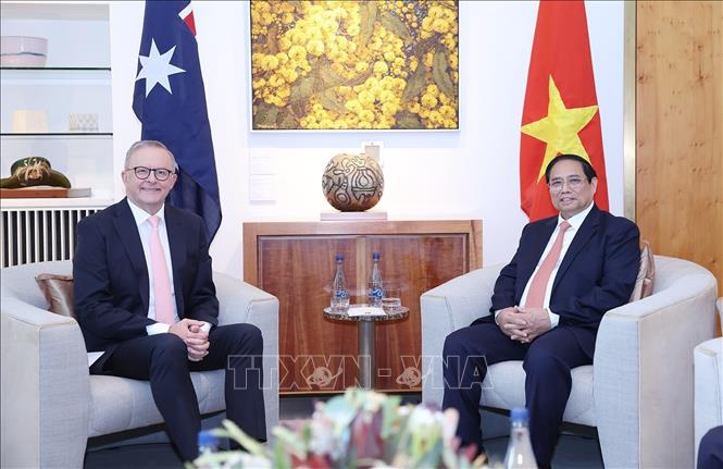 Thủ tướng Phạm Minh Chính và Thủ tướng Australia Anthony Albanese gặp hẹp, sáng 7/3/2024. Ảnh: Dương Giang/TTXVN
