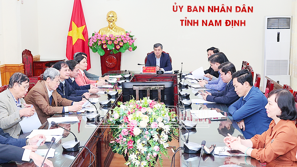 Đồng chí Trần Lê Đoài, Tỉnh ủy viên, Phó Chủ tịch UBND tỉnh, Trưởng Ban công tác Người cao tuổi tỉnh chủ trì hội nghị tại điểm cầu Nam Định. 
