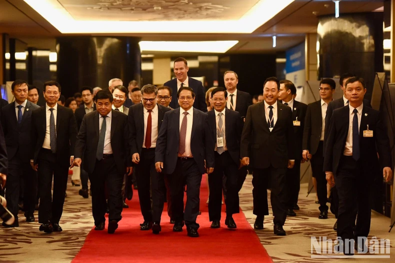 Thủ tướng Phạm Minh Chính tới dự Hội nghị Thủ tướng Chính phủ gặp mặt cộng đồng doanh nghiệp FDI và Diễn đàn Doanh nghiệp Việt Nam thường niên.
