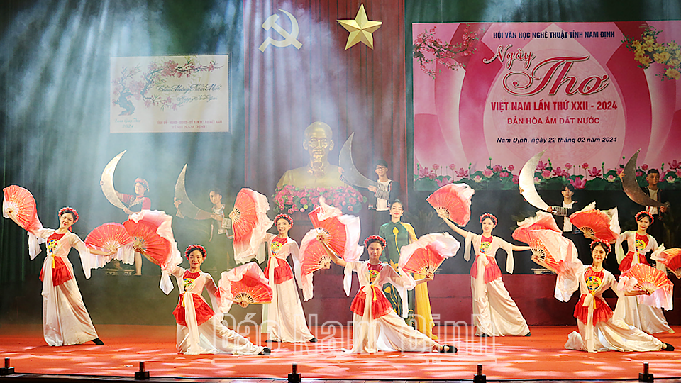 Chương trình nghệ thuật chào mừng Ngày Thơ Việt Nam lần thứ XXII-2024 do Hội Văn học - Nghệ thuật tỉnh tổ chức.