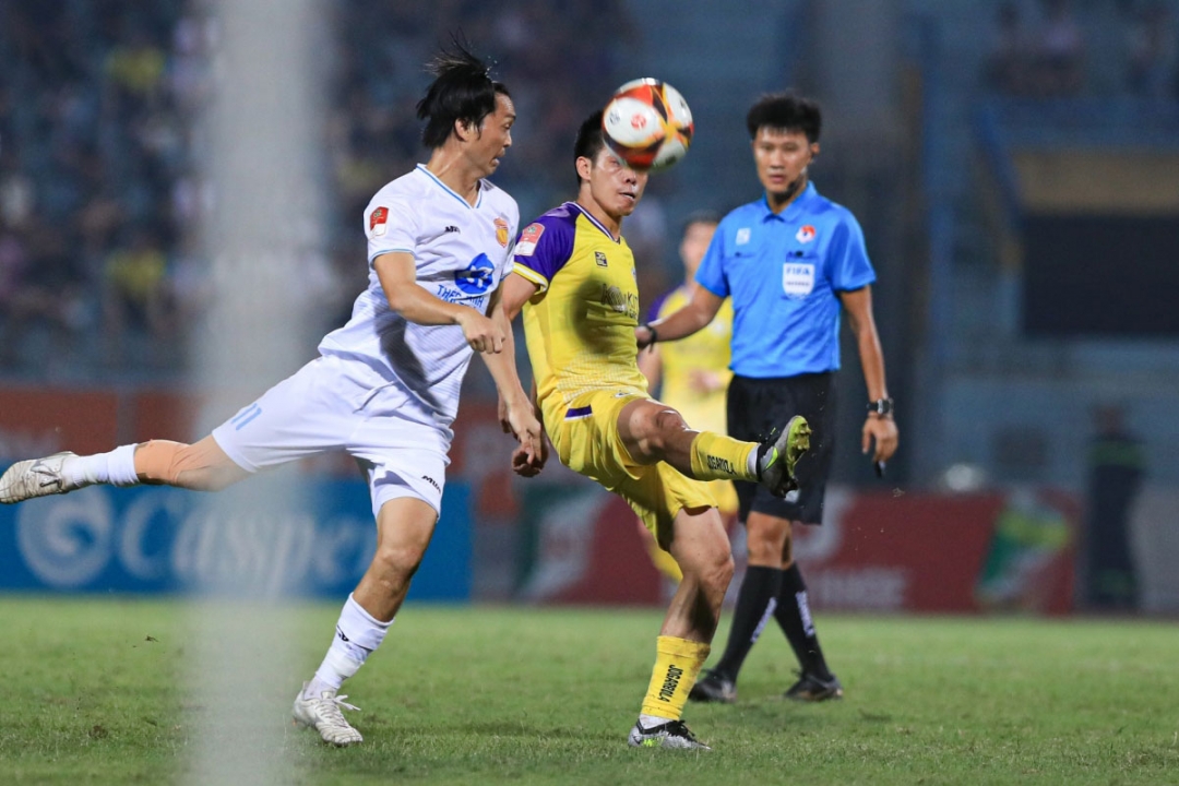 Tuấn Anh có lần đầu ra sân cho Nam Định.