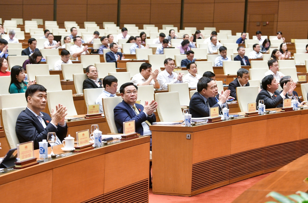Chủ tịch Quốc hội Vương Đình Huệ và các đại biểu tham dự Hội nghị.