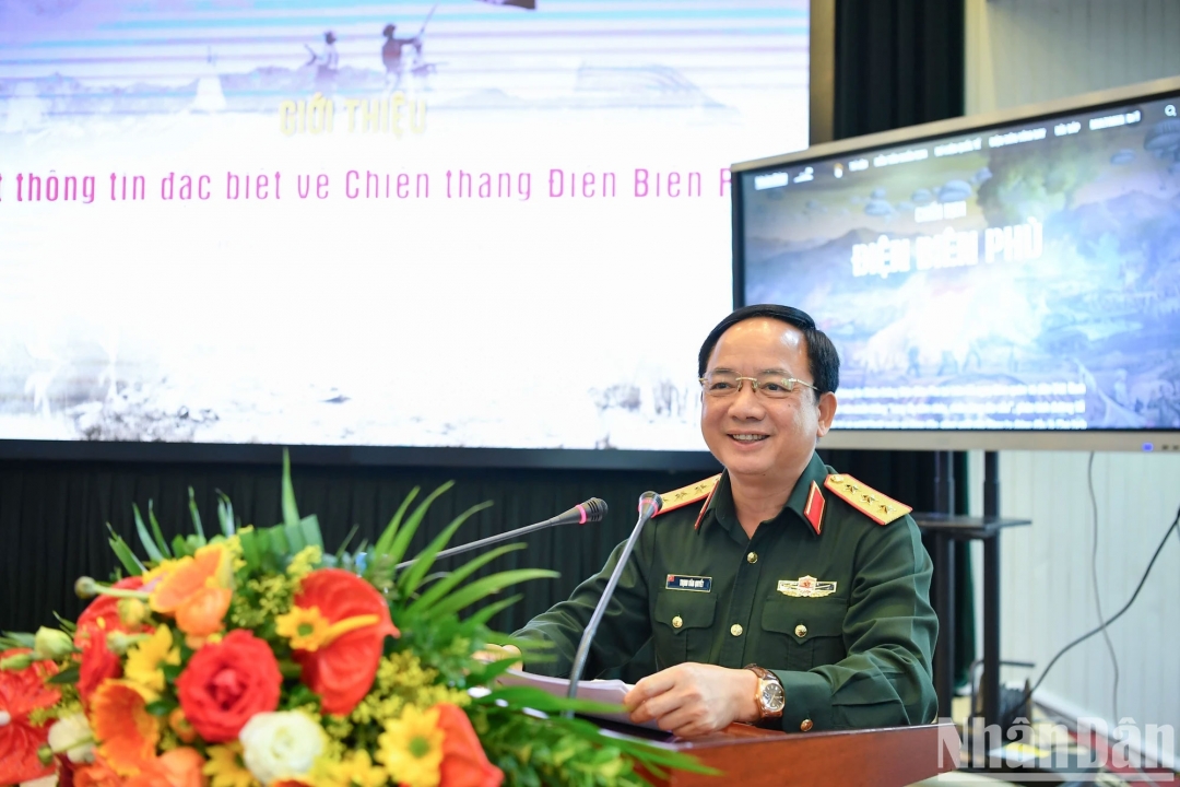 Thượng tướng Trịnh Văn Quyết, Phó Chủ nhiệm Tổng cục Chính trị Quân đội nhân dân Việt Nam, chia sẻ tại buổi giới thiệu Đợt thông tin đặc biệt về Chiến thắng Điện Biên Phủ trên Báo Nhân Dân.