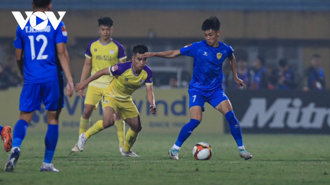 Đình Bắc trong trận đấu Hà Nội FC gặp Quảng Nam tối 8/3. 