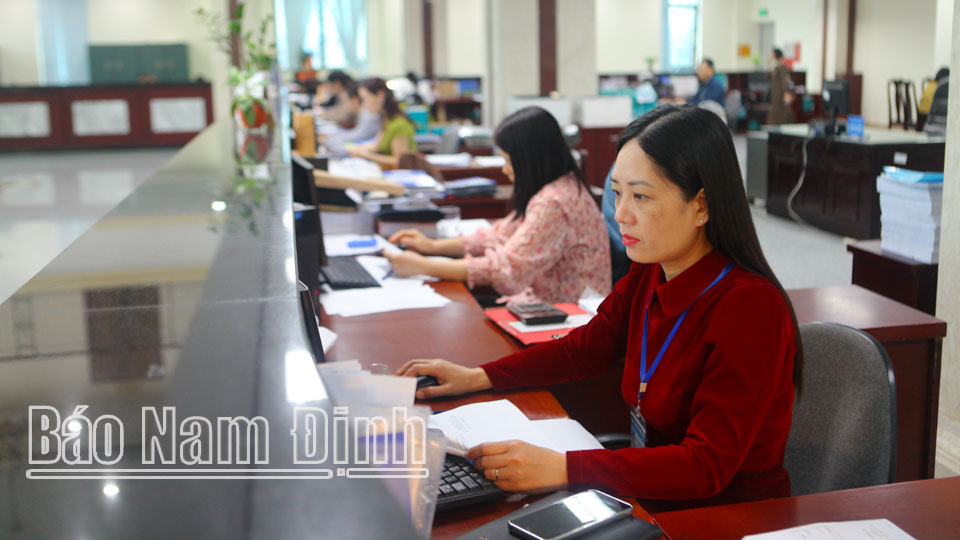 Hoạt động nghiệp vụ của cán bộ Kho bạc Nhà nước Nam Định.