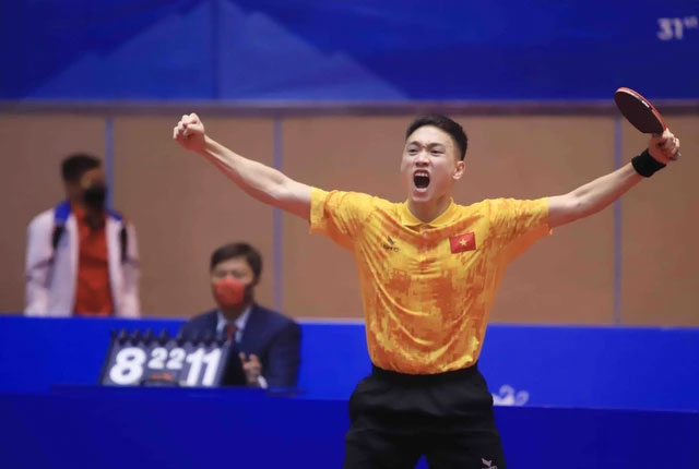 Tay vợt Nguyễn Anh Tú là một trong những hy vọng giành vé dự Olympic 2024 của bóng bàn Việt Nam. ẢNH: TTXVN