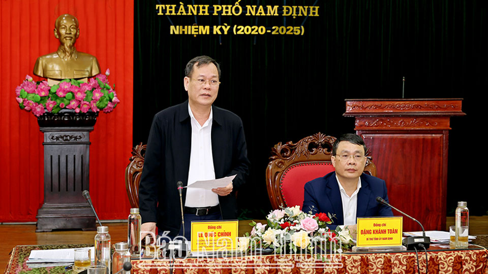 Đồng chí Phó Bí thư Thường trực Tỉnh uỷ Lê Quốc Chỉnh phát biểu tại buổi làm việc. 