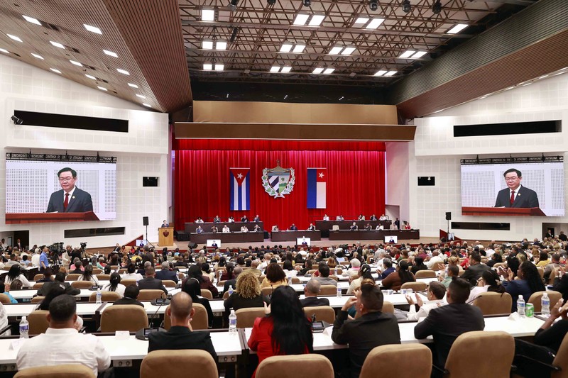 Chủ tịch Quốc hội Vương Đình Huệ phát biểu tại Phiên họp đặc biệt của Quốc hội Cuba