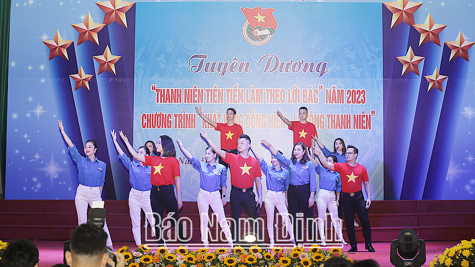 Tiết mục văn nghệ “Thanh niên làm theo lời Bác” của nhạc sĩ Hoàng Hòa chào mừng 92 năm Ngày thành lập Đoàn Thanh niên Cộng sản Hồ Chí Minh (năm 2023).
