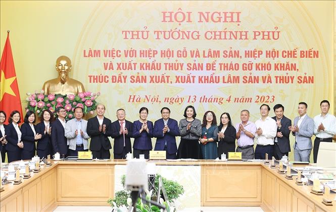 Thủ tướng Phạm Minh Chính với Hiệp hội Chế biến và Xuất khẩu thuỷ sản Việt Nam.