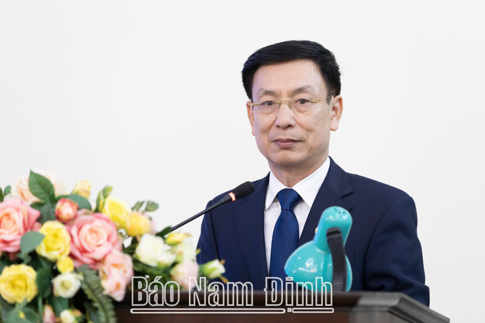Đồng chí Phạm Đình Nghị, Phó Bí thư Tỉnh ủy, Chủ tịch UBND tỉnh phát biểu tại lễ ký kết.