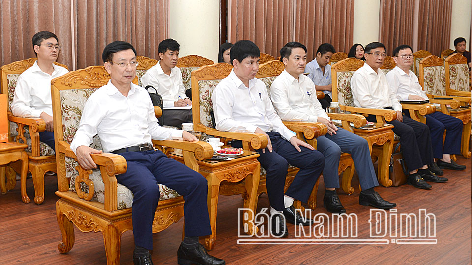 Đồng chí Chủ tịch UBND tỉnh Phạm Đình Nghị tại buổi tiếp, làm việc với Tập đoàn Toray (Nhật Bản).