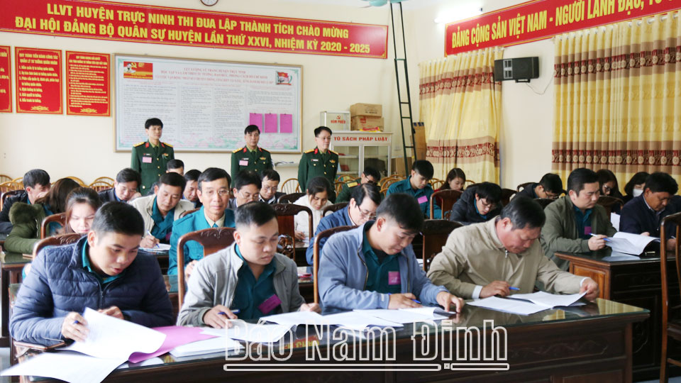 Các thí sinh huyện Trực Ninh tham gia Hội thi cán bộ giảng dạy chính trị trong lực lượng vũ trang năm 2023.