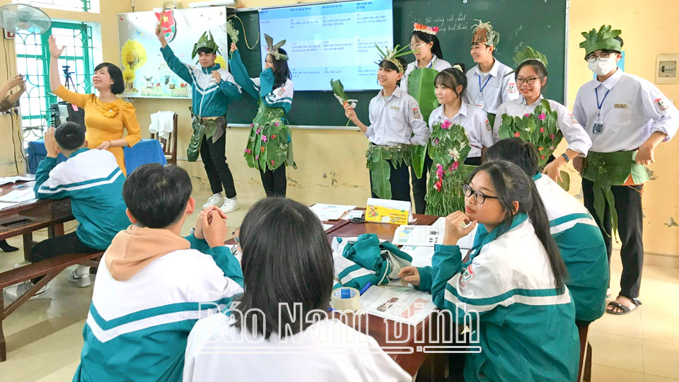Học tập và làm theo tư tưởng, đạo đức, phong cách Hồ Chí Minh: Học và làm theo gương Bác ở Trường THPT Lê Quý Đôn