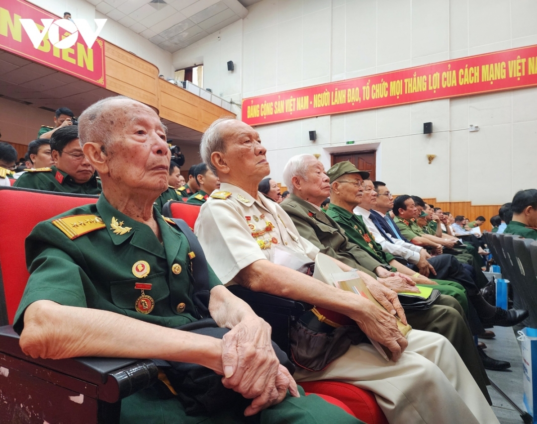 Các đại biểu dự Hội thảo khoa học cấp quốc gia “Chiến thắng Điện Biên Phủ với sự nghiệp xây dựng và bảo vệ Tổ quốc Việt Nam xã hội chủ nghĩa”.