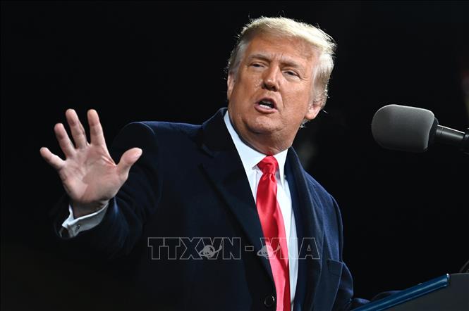  Cựu Tổng thống Donald Trump phát biểu tại một sự kiện ở Valdosta, bang Georgia, Mỹ. Ảnh: AFP/TTXVN
