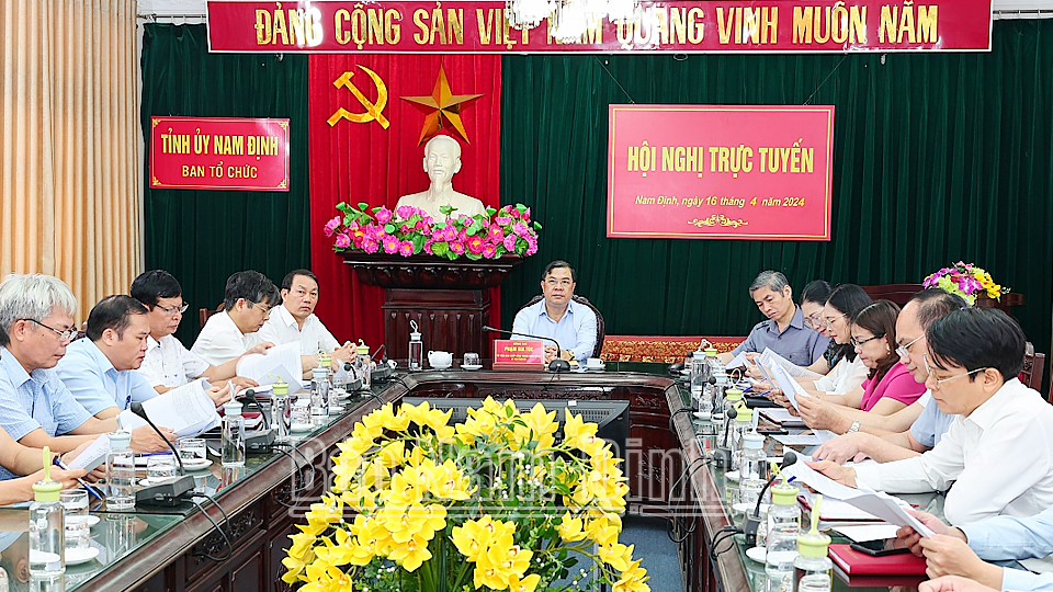 Các đại biểu tham dự hội nghị tại điểm cầu tỉnh Nam Định. 
