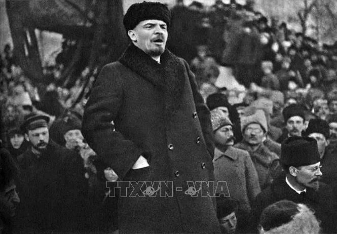 Vladimir Ilyich Lenin - lãnh tụ vĩ đại của giai cấp vô sản toàn thế giới, người sáng lập ra Quốc tế Cộng sản; đồng thời lãnh đạo nhân dân Nga tiến hành Cách mạng Tháng Mười Nga, lập ra Nhà nước công nông đầu tiên trên thế giới do Đảng của giai cấp vô sản lãnh đạo. (Ảnh: Tư liệu TTXVN)
