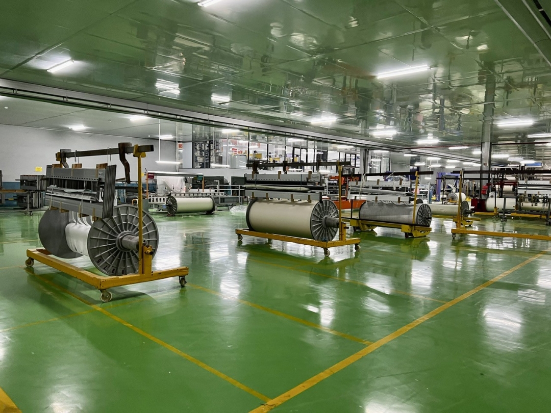 Một nhà máy dệt với công nghệ hiện đại trong khu công nghiệp Bảo Minh. Ảnh: HY
            