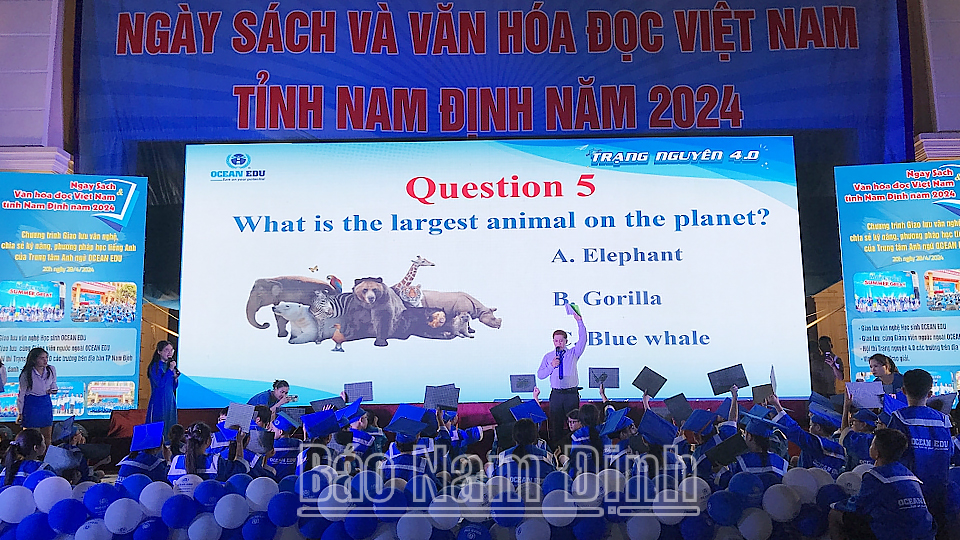 Quang cảnh buổi giao lưu.