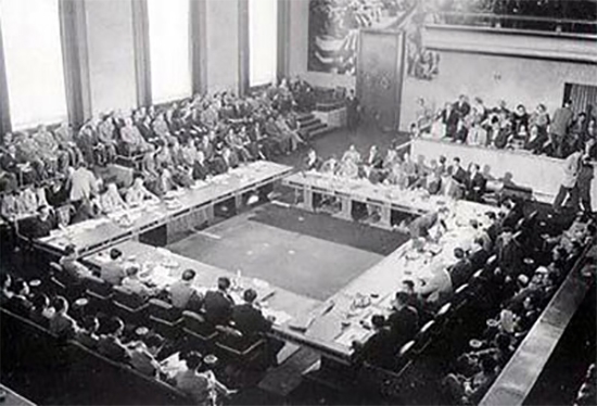 Một trong những buổi họp của Hội nghị Geneva năm 1954. Ảnh tư liệu 
