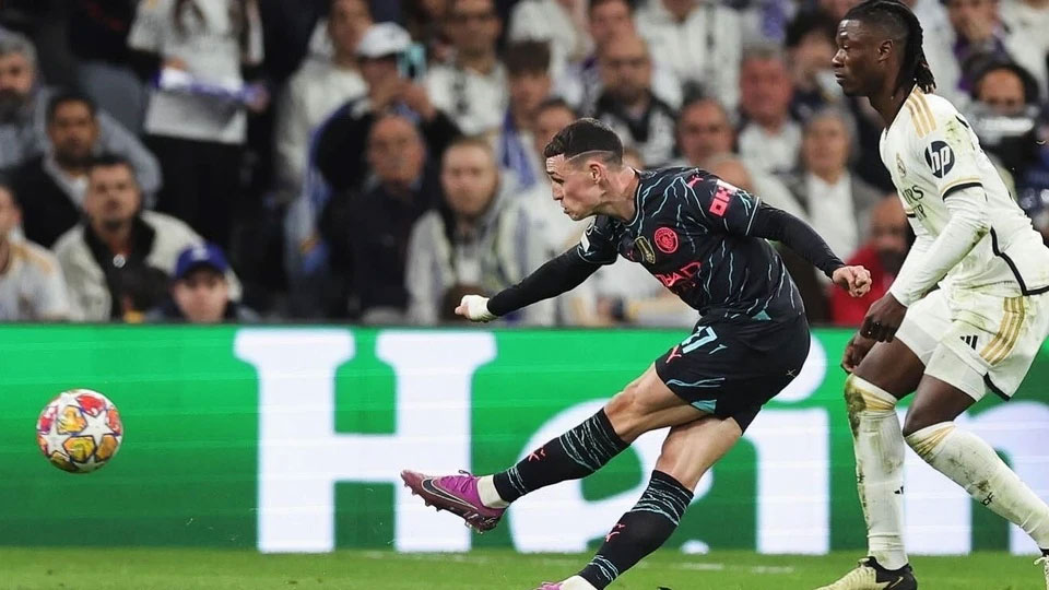 Phil Foden tạo ra siêu phẩm sút xa trong trận hòa 3-3 giữa Real Madrid và Man City tại tứ kết lượt đi Champions League.