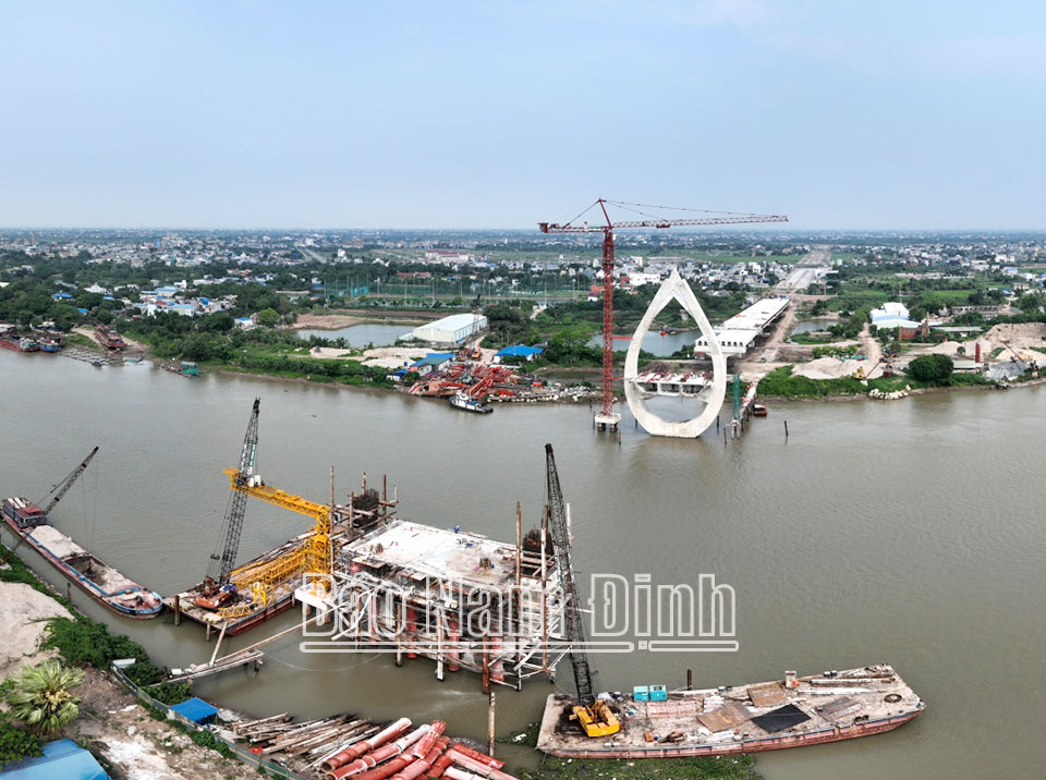 Toàn cảnh Dự án xây dựng cầu qua sông Đào nối từ đường Song Hào đến đường Vũ Hữu Lợi.