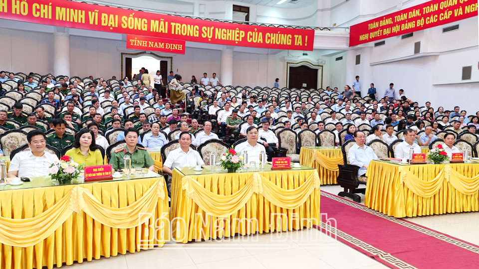 Các đại biểu dự hội nghị tại Nhà Văn hóa 3-2 tỉnh. 