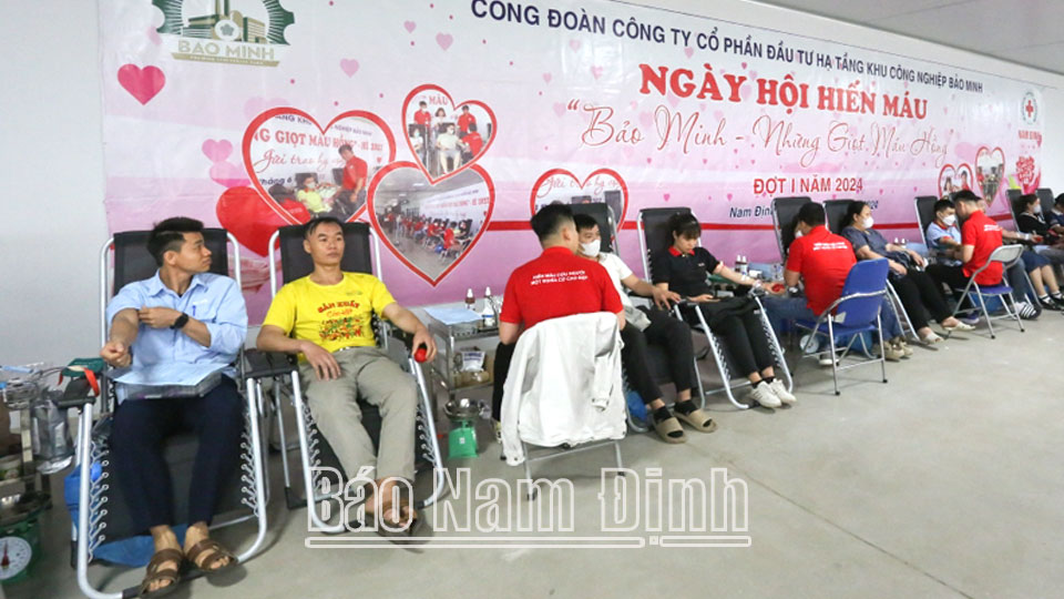 Hơn 500 đoàn viên, người lao động Khu công nghiệp Bảo Minh tham gia hiến máu tình nguyện