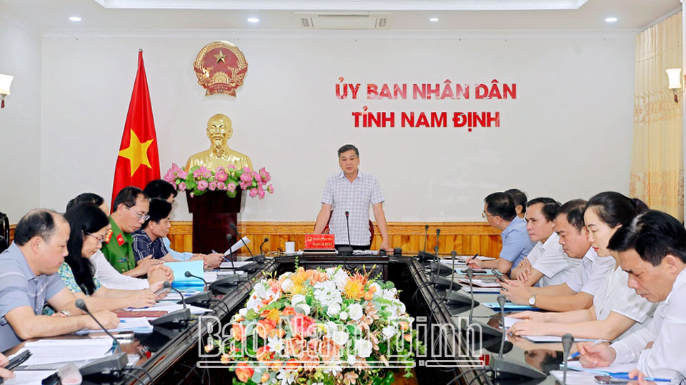Đồng chí Trần Lê Đoài, TUV, Phó Chủ tịch UBND tỉnh, Phó Trưởng ban Thường trực BCĐ liên ngành VSATTP tỉnh phát biểu kết luận hội nghị. 