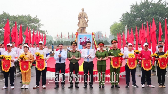 Hội thi nghiệp vụ chữa cháy và cứu nạn, cứu hộ đối với “Tổ liên gia an toàn phòng cháy, chữa cháy” tỉnh Nam Định năm 2024