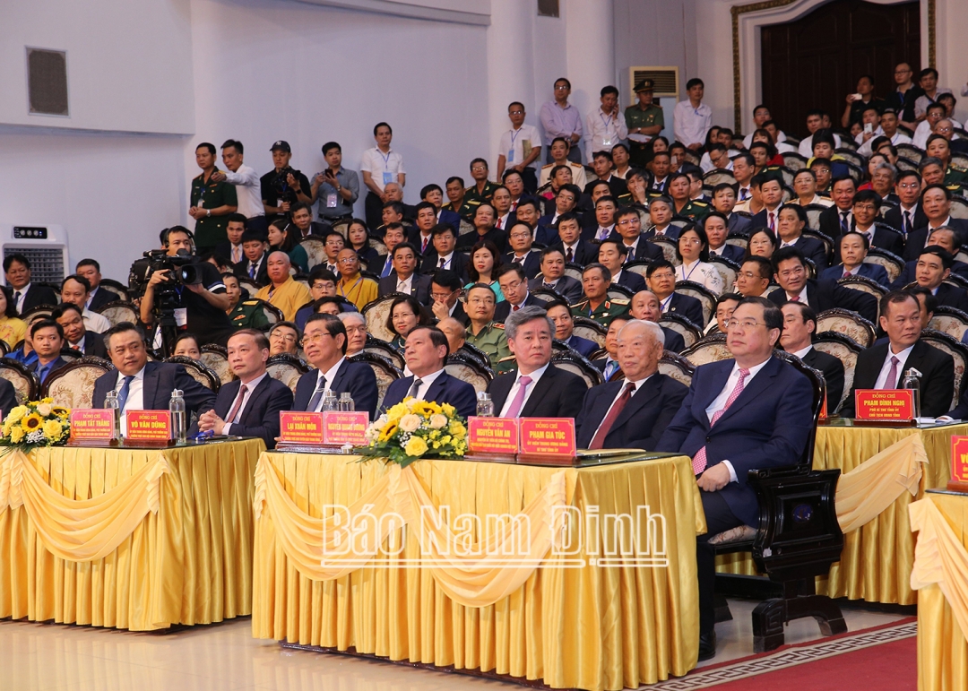 Đồng chí Phạm Gia Túc, Uỷ viên BCH Trung ương Đảng và các đại biểu dự Lễ kỷ niệm