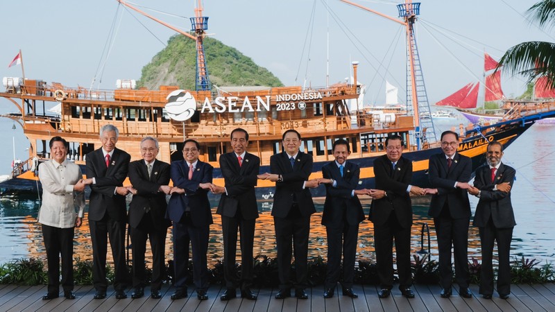 Hội nghị Cấp cao ASEAN lần thứ 42 chính thức khai mạc: Hướng đến “Một ASEAN tầm vóc - Tâm điểm của tăng trưởng”