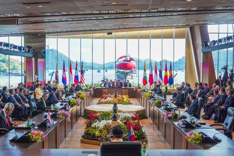 Quang cảnh phiên khai mạc Hội nghị Cấp cao ASEAN lần thứ 42.

