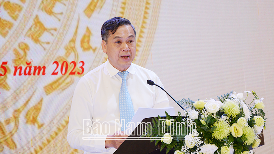 Đồng chí Trần Lê Đoài, TUV, Phó Chủ tịch UBND tỉnh phát biểu tại hội nghị giao ban KH và CN vùng Nam đồng bằng sông Hồng.